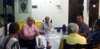 Roberto Macedo reune no Senadinho