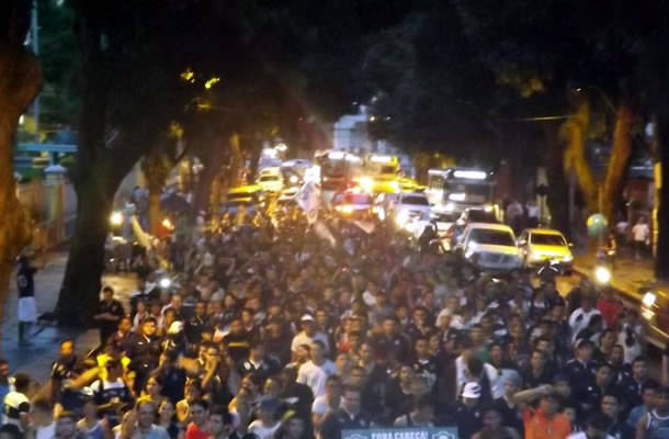 Torcedores do Remo estão indignados com o atual momento do clube Torcedores do Remo estão indignados com o atual momento do clube