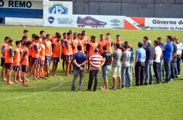 Leão Azul reuniu 23 jogadores na reapresentação de seu elenco profissional Leão Azul reuniu 23 jogadores na reapresentação de seu elenco profissional