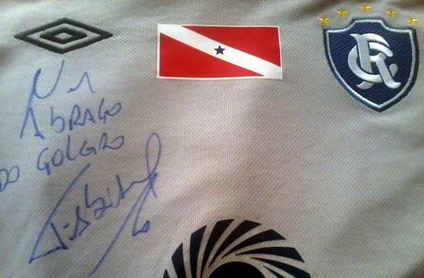 Camisa autografada pelo goleiro Fabiano Camisa autografada pelo goleiro Fabiano