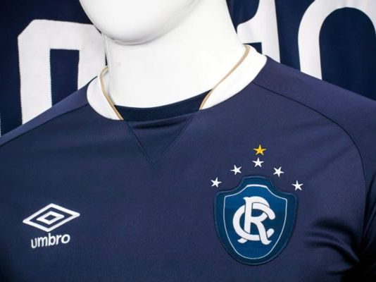 Justiça reconhece falhas da Umbro em contrato com o Remo e afasta multa de R$ 300 mil Uniforme do Remo modelo Umbro 2015