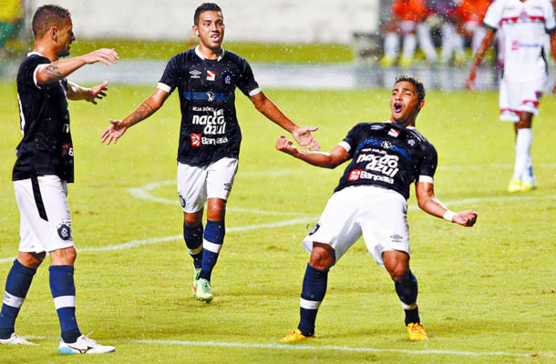 Remo 2x1 Gavião (Eduardo Ramos, Alex Ruan e Bismark) Remo 2x1 Gavião (Eduardo Ramos, Alex Ruan e Bismark)