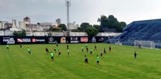 Jogadores remistas realizam coletivo