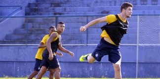 Remo tenta fechar amistoso em Macapá-AP Welthon e Felipe Macena