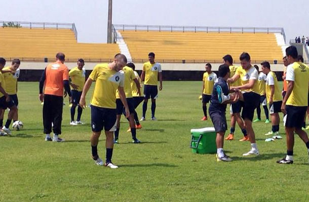 Jogadores remistas realizam atividade física Jogadores remistas realizam atividade física
