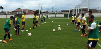 Remo realiza último treino no CT do Coritiba-PR antes do jogo contra o Operário-PR Jogadores remistas realizam atividade física