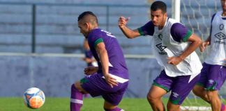 João Victor comemora chance no time Levy e João Victor