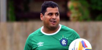 Leston leva lição e deixa um drama no Leão Leston Júnior