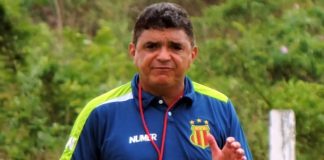 Fávio Araújo diz ter proposta do Remo, mas quer seguir no Sampaio Corrêa-MA Flávio Araújo