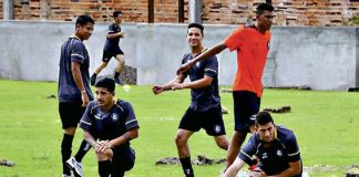 Jogadores remistas realizam atividade física