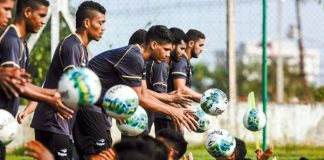 Jogadores remistas realizam atividade física