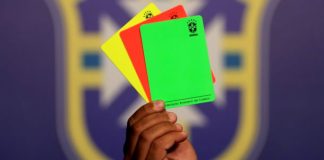 Cartão amarelo, vermelho e verde