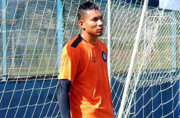 Evandro Gigante já treina no Baenão Evandro Gigante