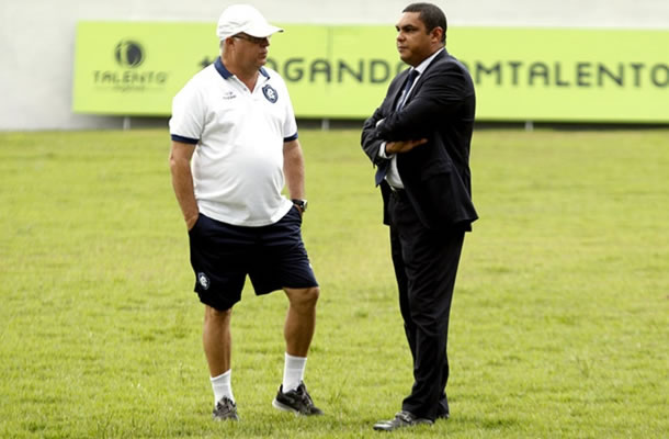 Leão atende pedido de Josué para manter “reforços” e reduz lista de dispensa Josué Teixeira e Marco Antônio Pina (Magnata)