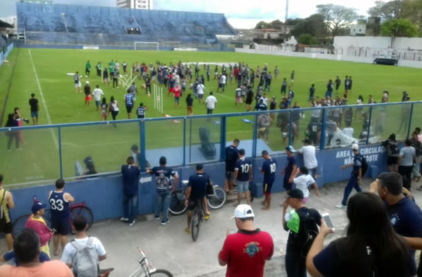 Torcida protesta no Baenão contra diretoria e elenco do Remo Protesto no Baenão