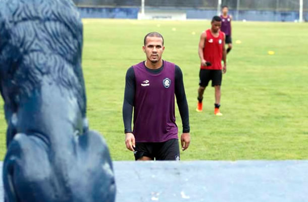 Ronny: “Vim aqui para ser titular” Ronny