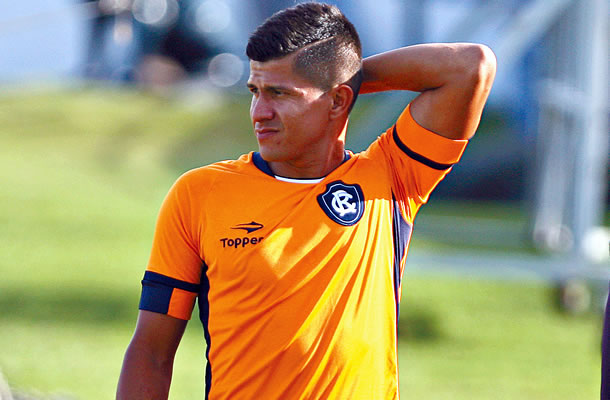 “Precisamos mais do que nunca pontuar fora de casa”, afirma Ilaílson Ilaílson