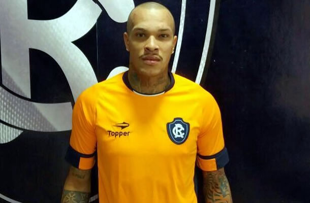 No Remo, França tenta se desvincular de polêmicas do passado França