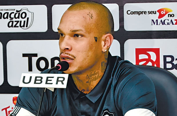 França se coloca à disposição para próximo jogo do Leão França