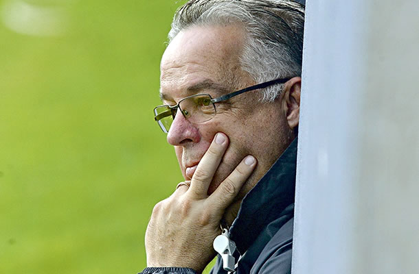 Josué Teixeira já viu 2 técnicos serem contratados e não conseguiu receber Josué Teixeira