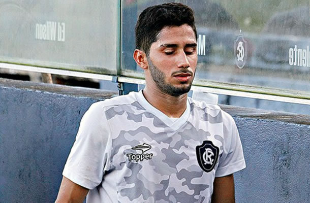 Gabriel Lima segue em recuperação da lesão e aguarda pelo retorno aos gramados em 2018 Gabriel Lima