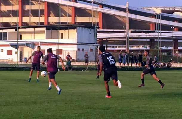Jogadores remistas realizam atividade física