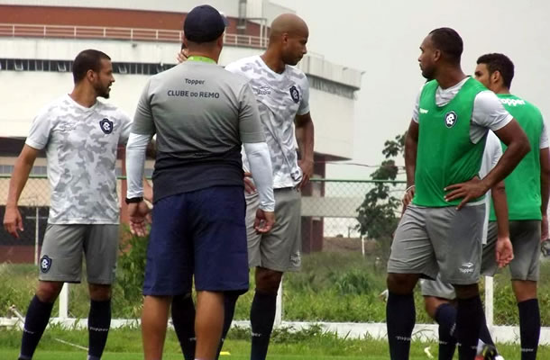 É preciso saber como utilizar jogadores de lado de campo Ney da Matta