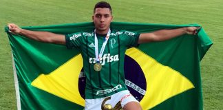 Revelação azulina de 18 anos conquista título internacional no Palmeiras-SP Hélio