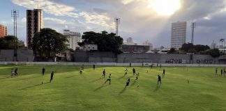 Jogadores remistas realizam atividade física
