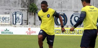 Djalma chama atenção para importância de vencer primeiro jogo Djalma e Echeverría