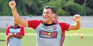 Atacante é descartado e Remo procura camisa 9 Neto Baiano