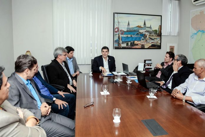 Governador Helder Barbalho em reunião com representantes da CBF Governador Helder Barbalho em reunião com representantes da CBF