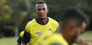 Atacante encara empate como lição Marcão