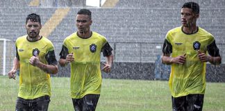 Xaves, Giovane Gomez e Vinícius