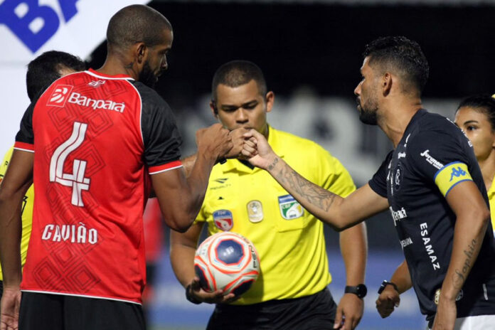 Remo 4×1 Gavião Kyikatejê (Marlon) Remo 4×1 Gavião Kyikatejê (Marlon)