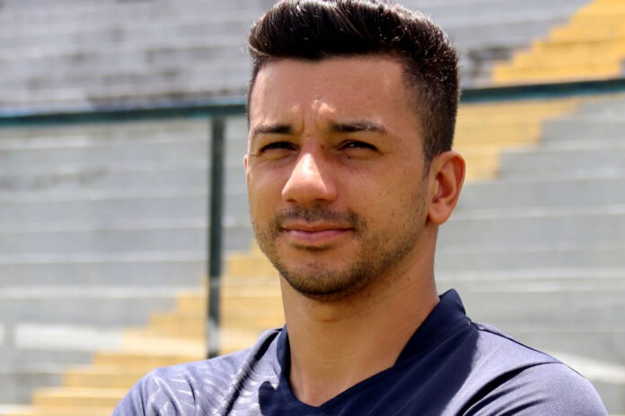 Renan Oliveira Renan Oliveira