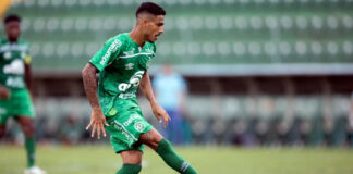 Remo disputa contratação de atacante dispensado pela Chapecoense-SC Kaio Nunes