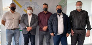 Após reunião na CBF, Fábio Bentes confirma que erros de arbitragem contra o Remo renderam punições Leonardo Gaciba (centro) e Fábio Bentes