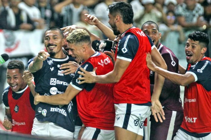 Remo 2×0 Corinthians-SP (Ronald, Richard Franco, Fabinho, Paulinho Curuá, Zé Carlos e Soares) – Foto: Samara Miranda (Clube do Remo)
