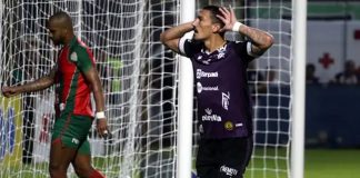 Remo 4×0 Cametá (Richard Franco) – Foto: Cristino Martins