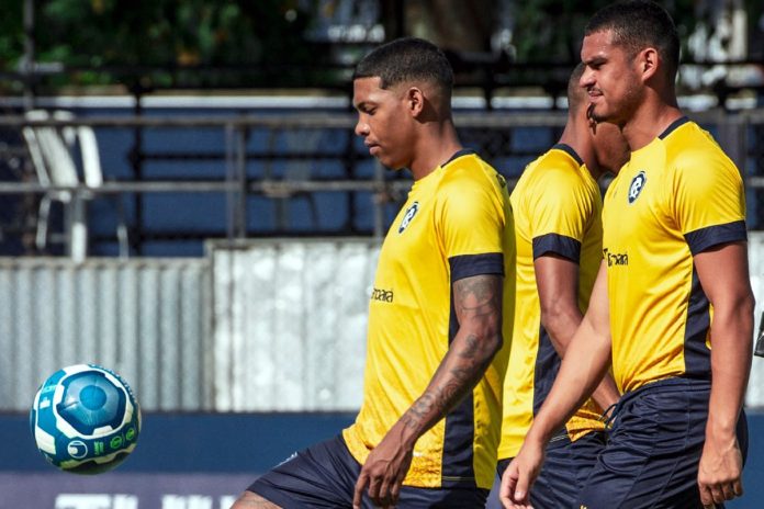 Vitor Leque e Jonilson – Foto: Samara Miranda (Clube do Remo) Vitor Leque e Jonilson – Foto: Samara Miranda (Clube do Remo)