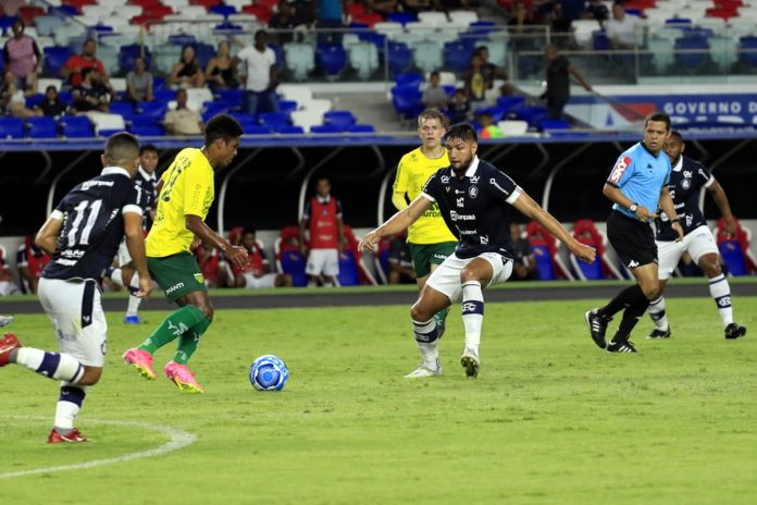 Remo 2×1 Ypiranga-RS (Rodriguinho e Paulinho Curuá) – Foto: Wagner Almeida (Diário do Pará)