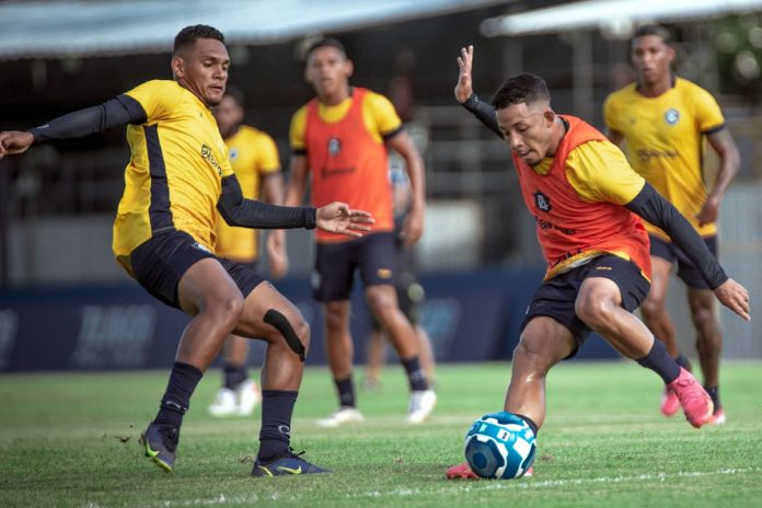 Renanzinho e Ronald – Foto: Samara Miranda (Clube do Remo)