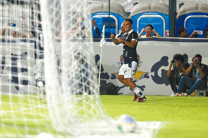 Remo 2×1 Amazonas-AM (Matheus Anjos e Echaporã) – Foto: Thiago Gomes (O Liberal)