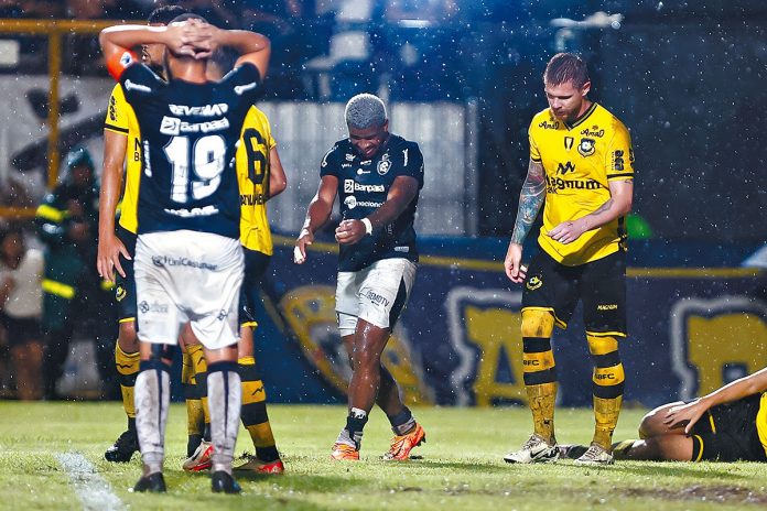 Remo 0×1 São Bernardo-SP (Ytalo e Jaderson) – Foto: Thiago Gomes (O Liberal) Remo 0×1 São Bernardo-SP (Ytalo e Jaderson) – Foto: Thiago Gomes (O Liberal)