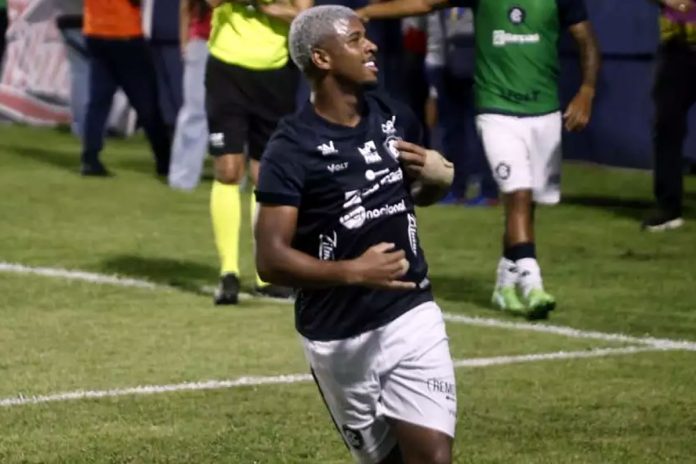 Remo 2×1 Ferroviário-CE (Jaderson) – Foto: Cláudio Pinheiro (O Liberal)