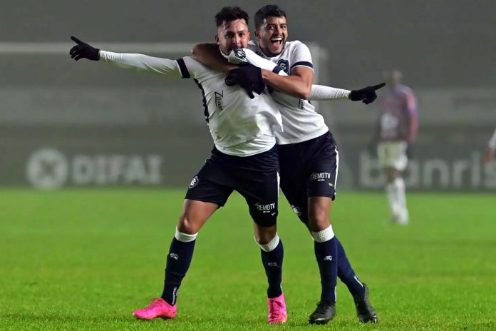 Caxias-RS 2×4 Remo (Giovanni Pavani e Bruno Bispo) – Foto: Antônio Machado Caxias-RS 2×4 Remo (Giovanni Pavani e Bruno Bispo) – Foto: Antônio Machado