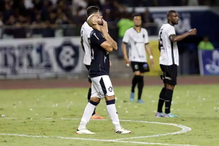 Remo 0×0 Volta Redonda-RJ (Rodrigo Alves) – Foto: Igor Mota (O Liberal) Remo 0×0 Volta Redonda-RJ (Rodrigo Alves) – Foto: Igor Mota (O Liberal)