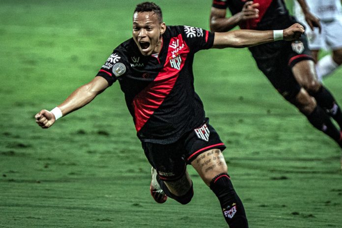 Janderson – Foto: Heber Gomes (Atlético-GO)