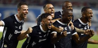 Remo 1×1 Paysandu (Klaus, Giovanni Pavani, Pedro Castro, Adailton, Reynaldo e Rafael Castro) – Foto: Cristino Martins (O Liberal)